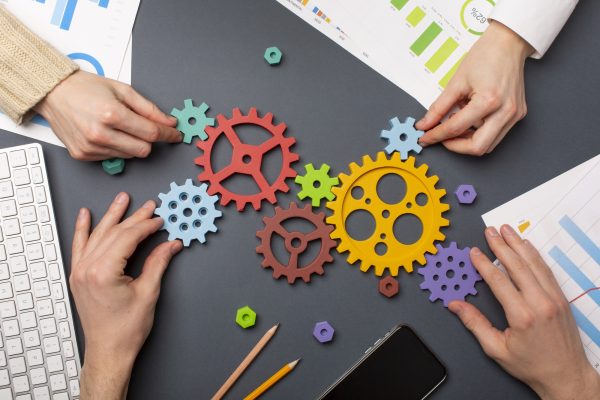 DINÁMICAS DE INTEGRACIÓN DE EQUIPOS DE TRABAJO